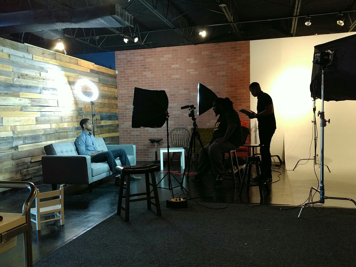 ByronDurias's tweet image. Interview/photo shoot 4 Raising Cain book/documentary. Thx @greglsalter 4 including us. Powerful to see so many black males &amp;amp; their sons.