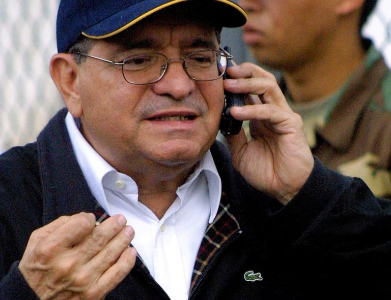 la_patilla's tweet photo. Estas fueron las personalidades políticas que fallecieron en el 2016 https://t.co/yyloOXCatE https://t.co/2x60NevANe