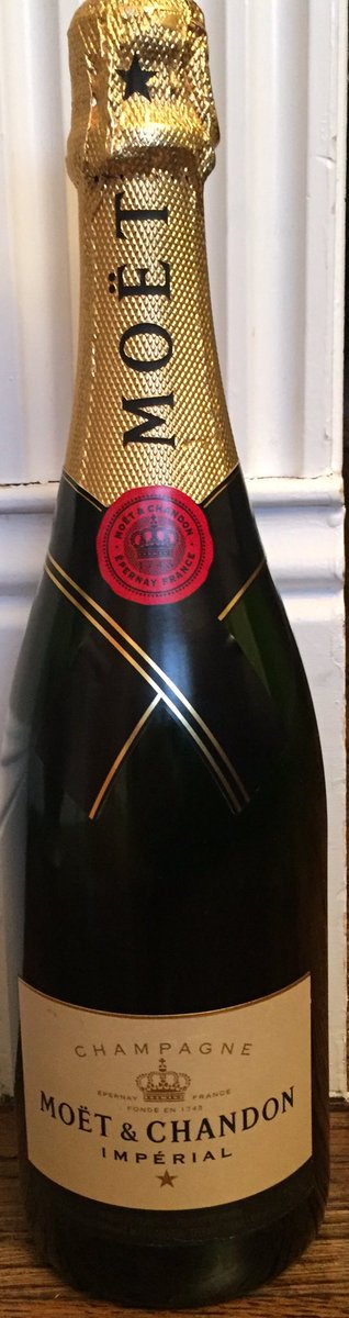 GregTsWorld's tweet photo. Someone that knows Champagne PLEASE can you tell me the value of this bottle @Moet_UK @MoetUSA PLEASE! https://t.co/hIIDSfIfLc