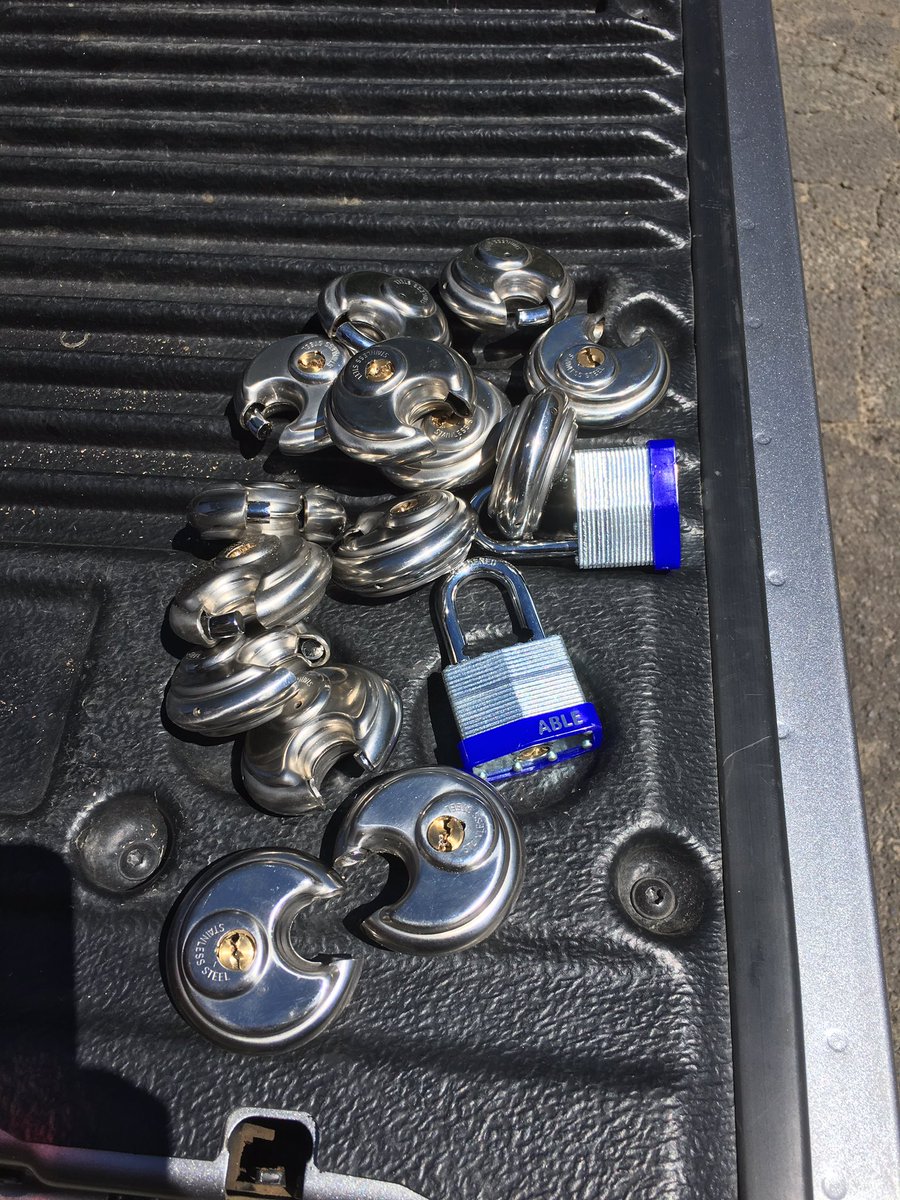 The_Lock_Guy's tweet photo. Storage locks opened due to floods #padlox #thelockguy #locksmith #melbourne #newyearseve https://t.co/VxYY7gMLWN
