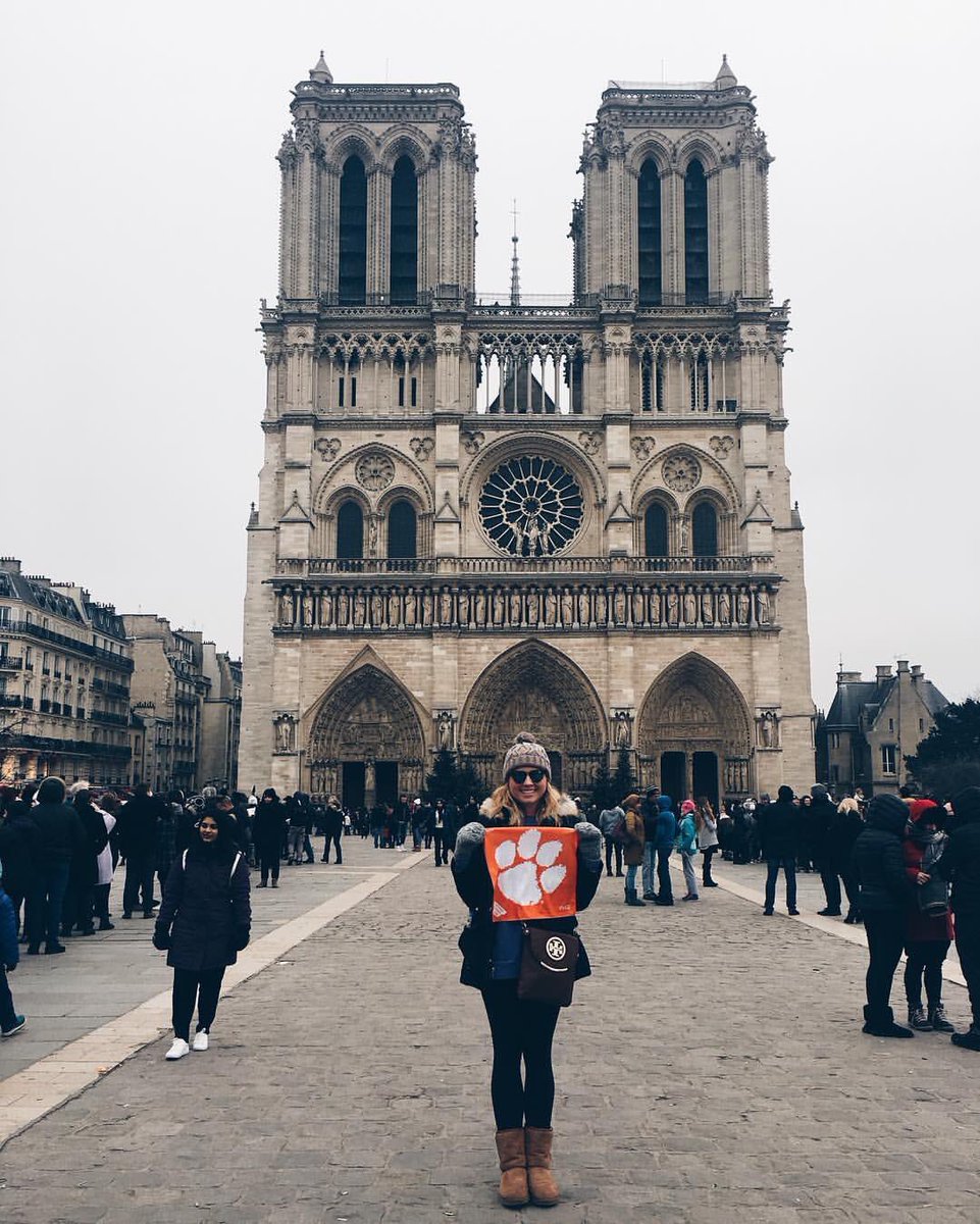 Devon_Stone8's tweet photo. Took my girlfriends picture and made it better. My first ever photoshop https://t.co/4kDAB7kFFz