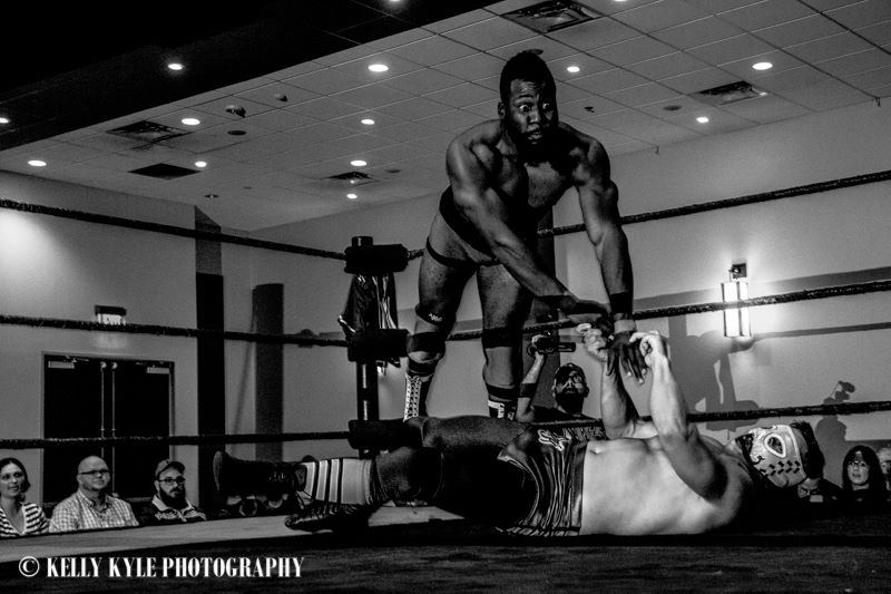 KellyKylePhoto's tweet photo. #KellyKylePhoto2016 @InspireProWres @TempoTerrale in a moment of surprise against @MrHatfield4 https://t.co/TpfXQKVcG3