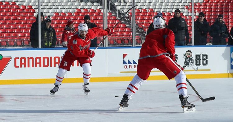 GONG_Redwings's tweet photo. 'Detroit Red Wings approach outdoor game with humor, hard work' https://t.co/3PjUEi8rDV https://t.co/6LNcfkAyR3