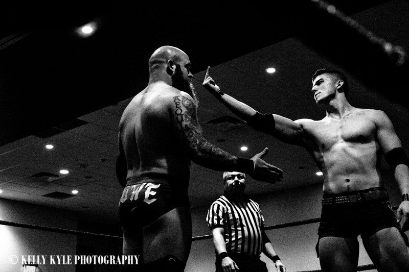 KellyKylePhoto's tweet photo. #KellyKylePhoto2016 @InspireProWres when @sammyguevara showed @RAYMONDxROWE his version of "respect" https://t.co/7k0Foq5KnY