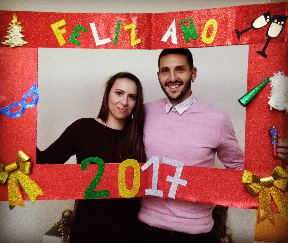MOL1NA_NCT's tweet photo. Espero que paséis todos una gran noche y recibáis el año lo mejor posible. =) https://t.co/FnJtJkqEho