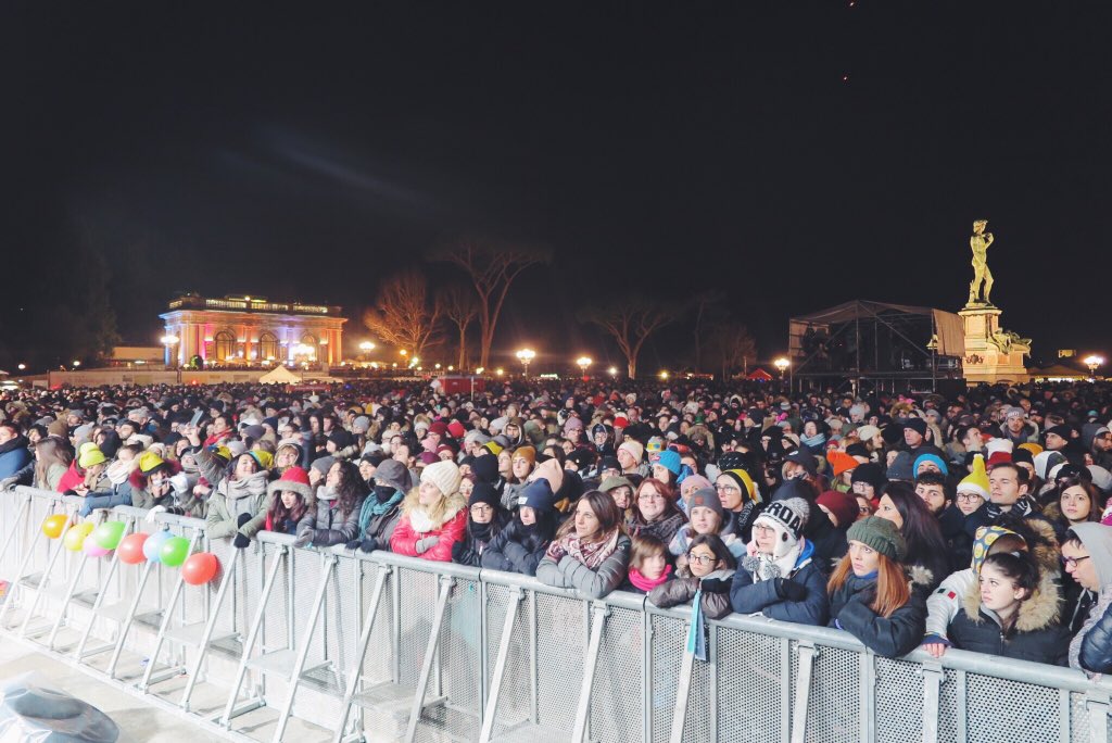 Tra poco, a Firenze! #MengoniLiveCapodanno 
Staff