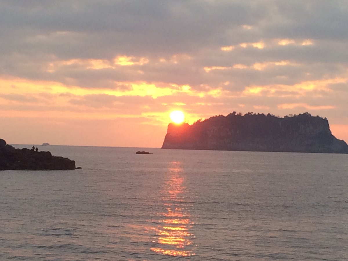 강정 포구에서. 새해 복 많이 받으세요.