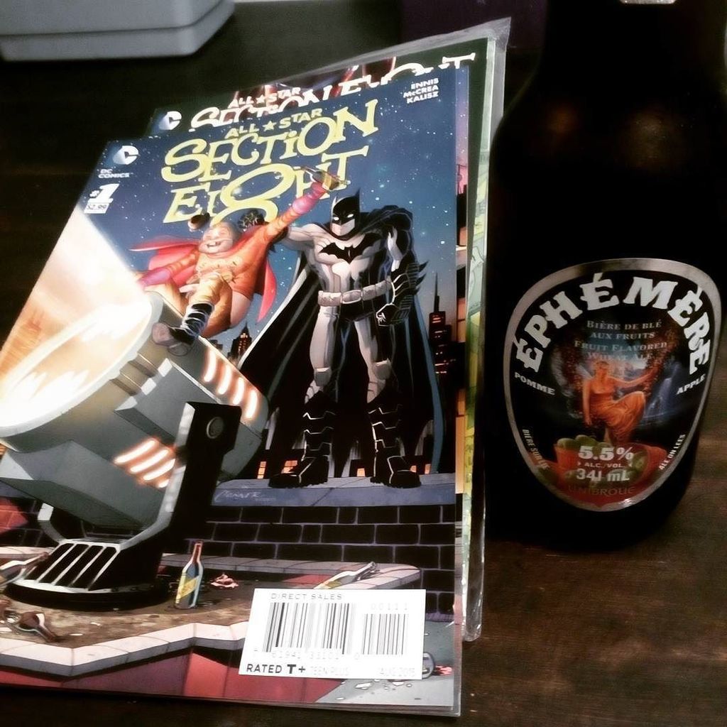 belmondophile's tweet image. A beer and a book #sectioneight #garthennis #ephemerepomme ift.tt/2ik6URy