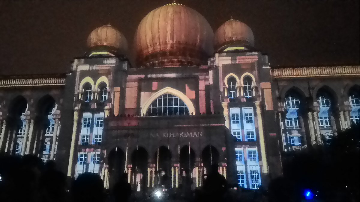 IzzatyAzra's tweet photo. #lampu2016 #done2016 #welcome2017 https://t.co/P6VZNQAWJ0