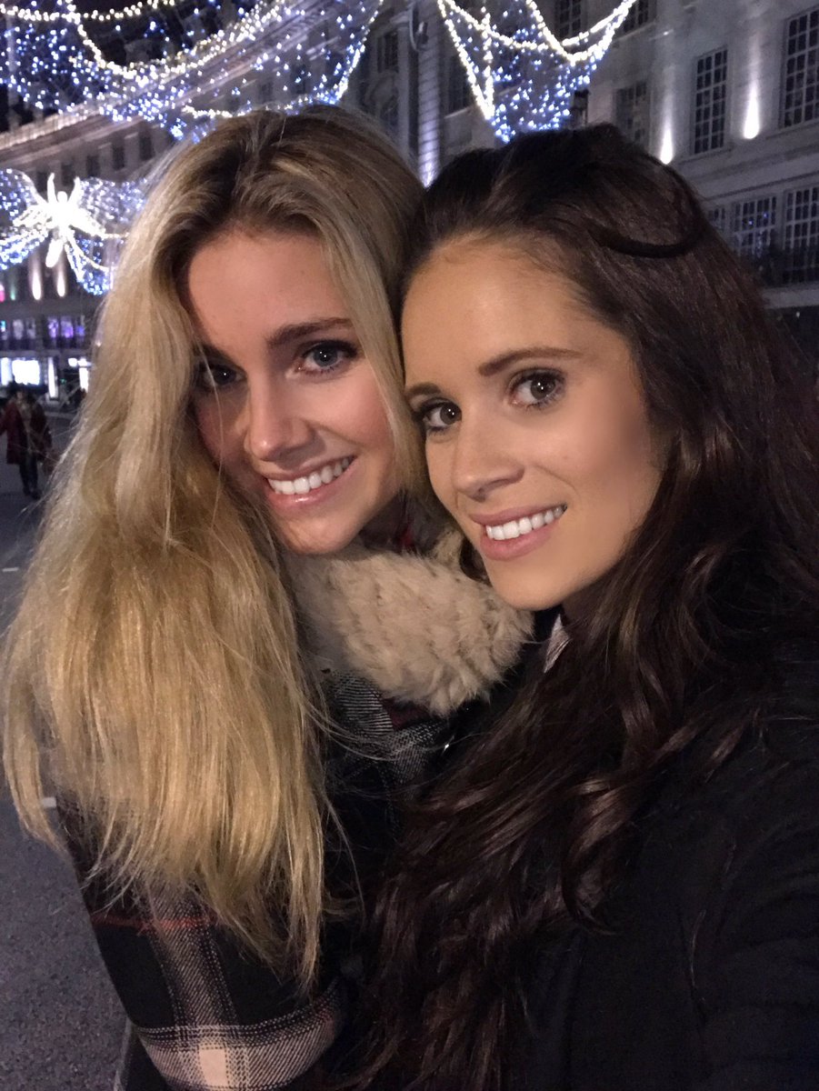XvgallagherX's tweet photo. #HAPPYNEWYEAR everyone. Hope 2017 is filled with happiness success and love. 😘 https://t.co/oDVFvwMGAw
