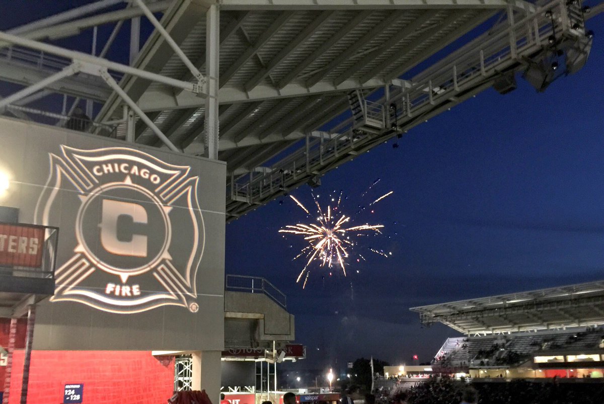 #HappyNewYear to our #cf97 family! Enjoy a safe and festive holiday as you ring in 2017 and the club's upcoming 20th <a href="/MLS/">Major League Soccer</a> season 💥🎉