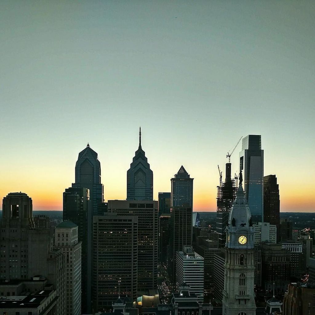 Penn's tweet photo. Best of Penn September 2016: We never tire of Philly sunset views 🌆 #discoverphl #visitphi… https://t.co/HQPZXWScZD https://t.co/cl0V70EV57