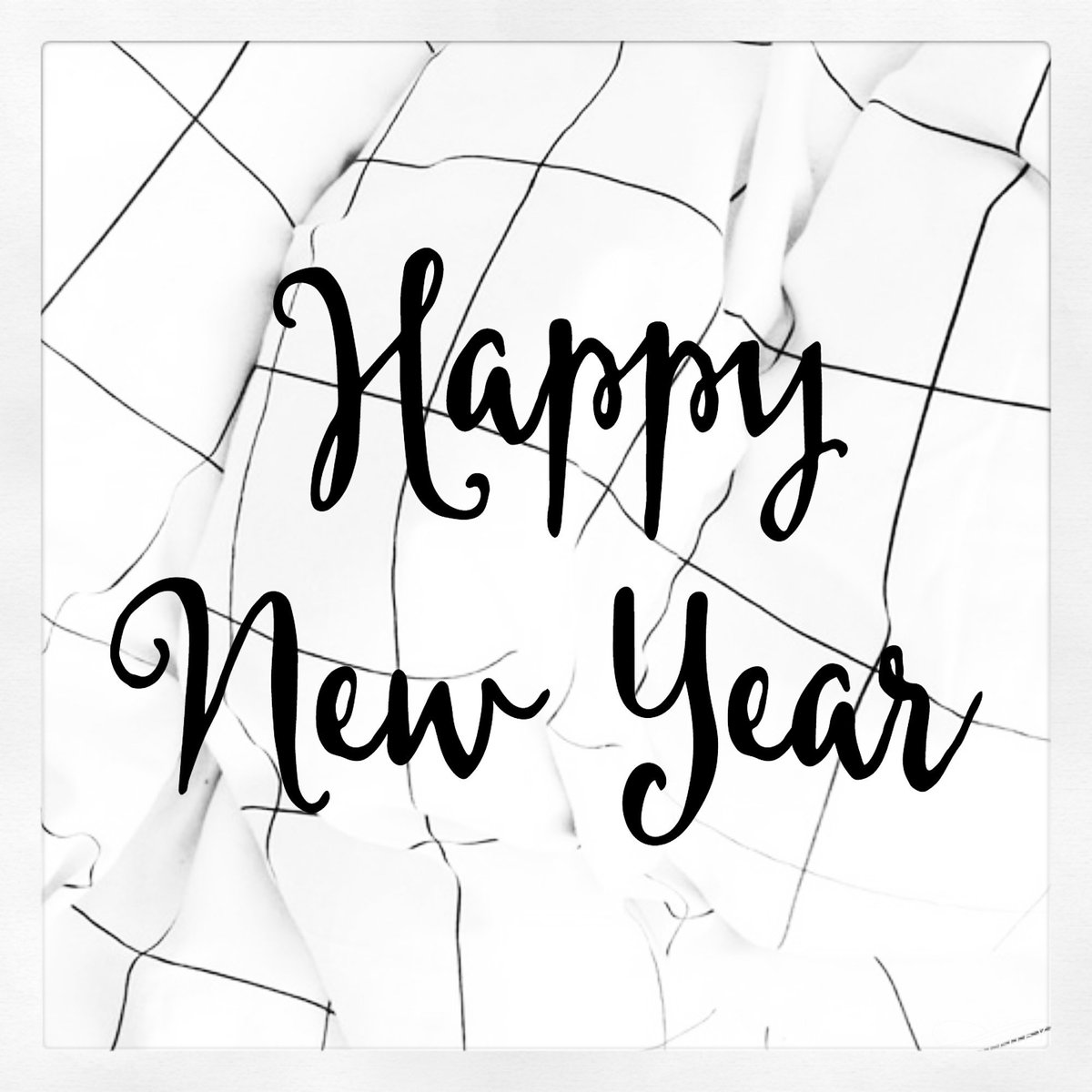 Fadwa_As's tweet photo. The New Year has bought a nother chance dor us to set things right and to open up a new chapter in our lives 😊 https://t.co/l9qBPVSqDr