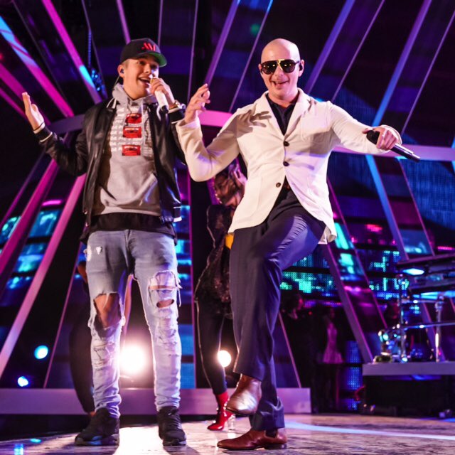 pitbull's tweet image. We ain’t done! @SnoopDogg, @AustinMahone and yours truly #PitbullNYE is just getting started #Dale #HappyNewYear