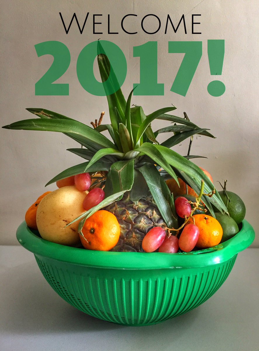 RustyFreak23's tweet photo. Welcomed 2017 outside the house, but I managed to put some of these on the table. π #Welcome2017 #HappyNewYear #LookingForward2017 https://t.co/SB8rGbwNR4