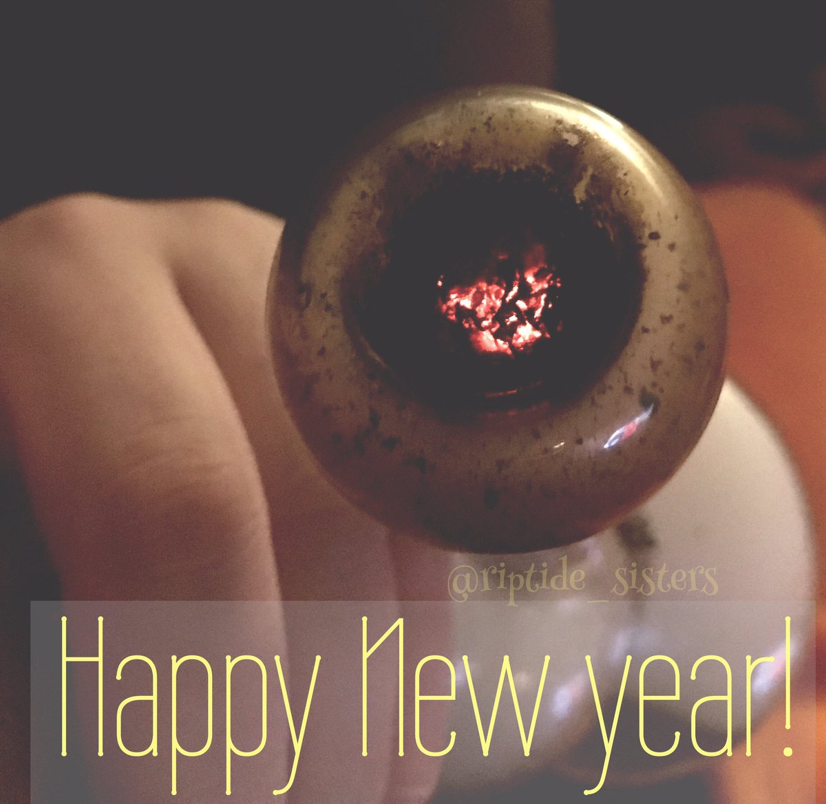 riptide_sisters's tweet image. Happy new year stoner fam!- A #stonergirl #staylifted #HAPPYNEWYEAR #weed&amp;gt;alcohol #bongrip #weed #maryjane #cannabis #stoned #blazed