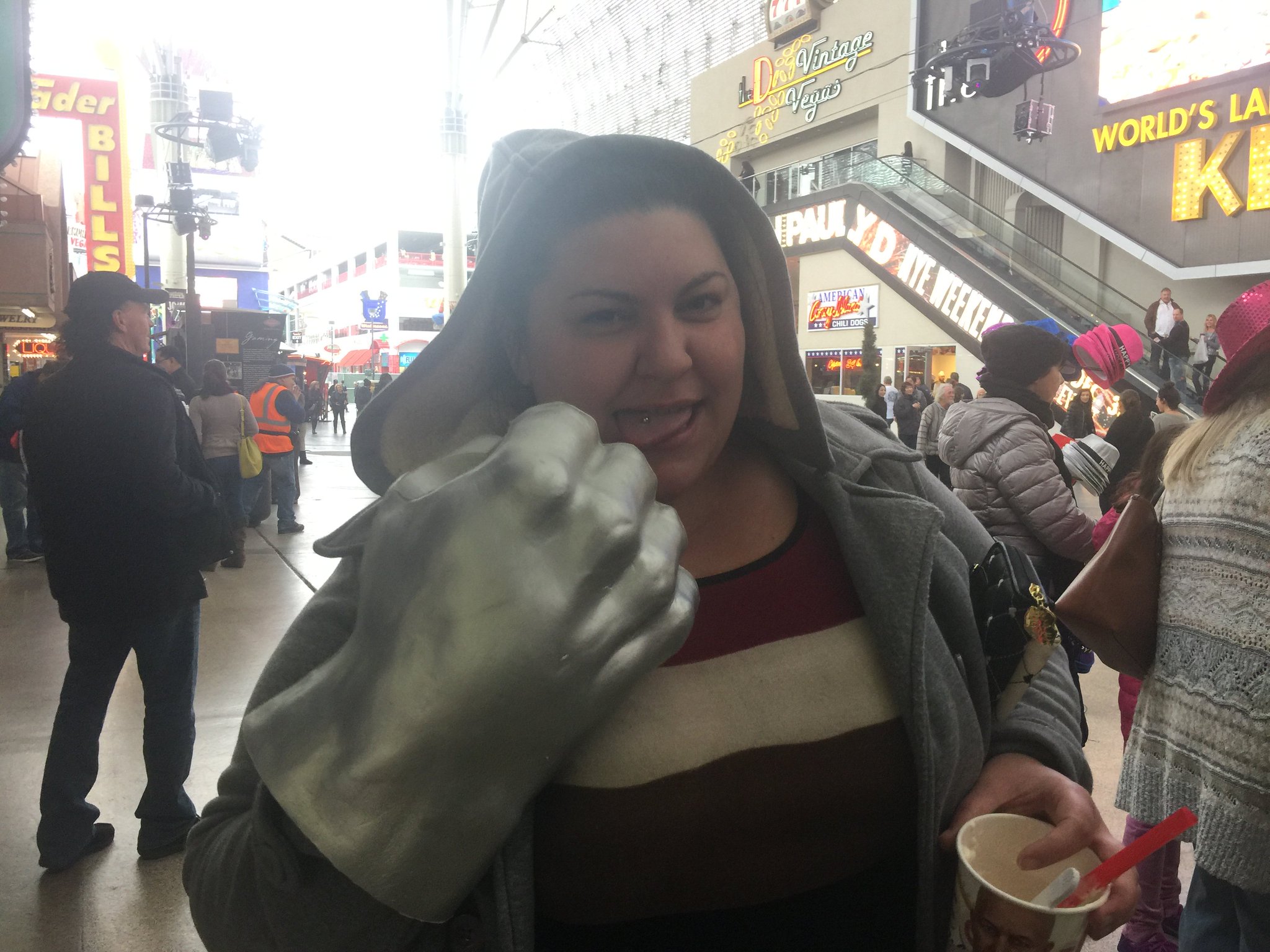 ladylynnxxx on Twitter: "Uh @bellabendzxxx you can't fist me with that! Are you crazy?? I still