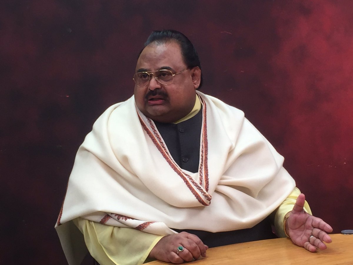 WasayJalil's tweet photo. Surprise &amp; historical evening with QT #AltafHussain on 
New Year 2017 at #MQM Int'l Secretariat #London #HappyNewYear https://t.co/kzTDk2JEaT