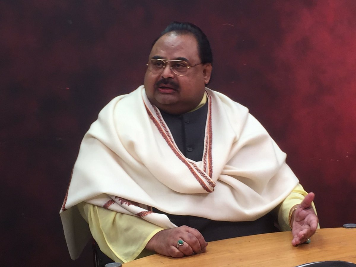 WasayJalil's tweet photo. Surprise &amp; historical evening with QT #AltafHussain on 
New Year 2017 at #MQM Int'l Secretariat #London #HappyNewYear https://t.co/kzTDk2JEaT