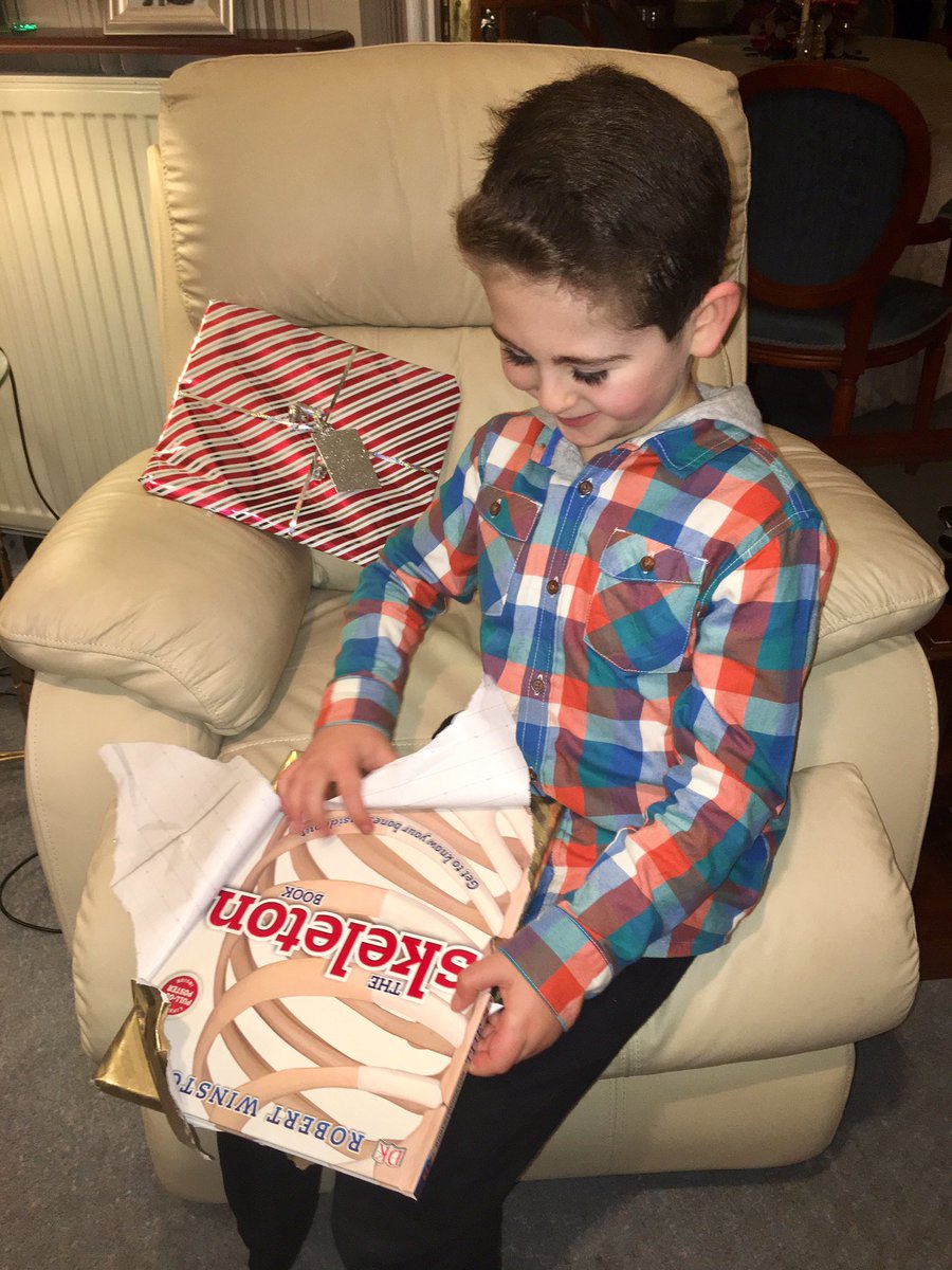BladeBoyRio's tweet photo. The best Chanukah gift, Rio loves it @Ben_garrod @DrAliceRoberts! BIG THX @ProfRWinston for signing Rio's book! #TheSkeletonBook #WriteOnKew https://t.co/tzvaZgDlpB