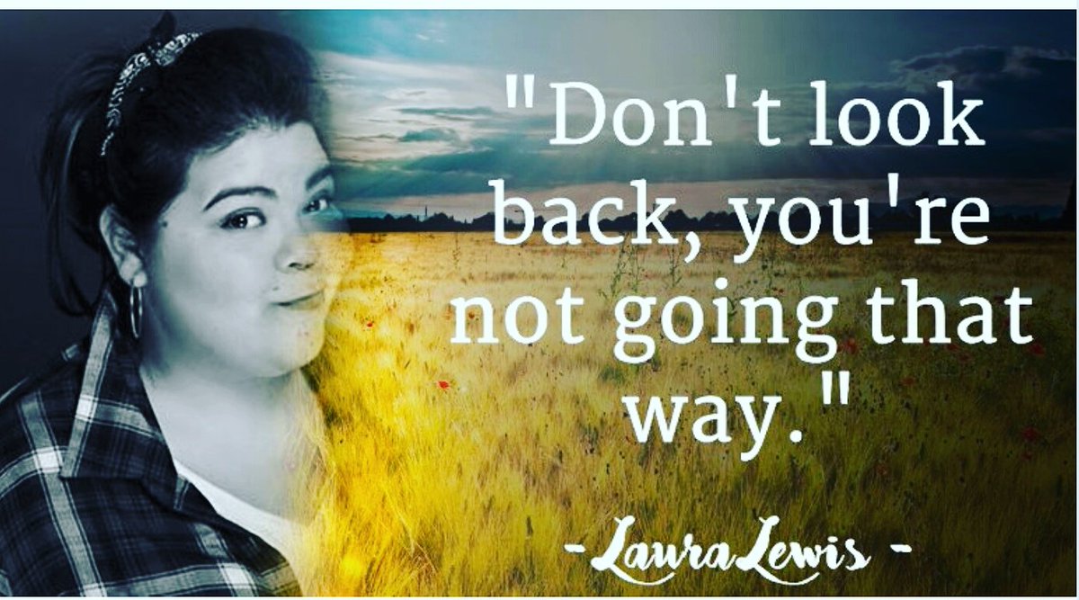 laurajeandream's tweet photo. Happy New Year! May it be an amazing 2017! #keepmovingforward #2017 #happynewyear ♡♡♡ https://t.co/21pu44yuF0