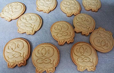 O Xrhsths Arinko Sto Twitter ポケモンのおかげで友達できた娘ちゃんの為にモクローのクッキーカッター作って焼いた 今年もゆるーくクッキーカッター新作作っていきたいですヾ ﾉ モクロークッキーカッターは著作権ある為販売してません