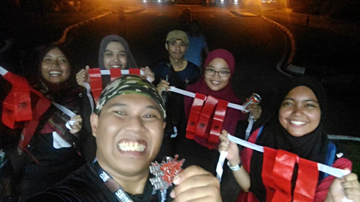 amirulfaez_1's tweet photo. Have some great moment to end 2016, last night ..
Thank you @nohamanis, @azwanhjjamhari & friends for great time last night ..โ๐ .
#rfylmy https://t.co/yuE2dKq8Aw