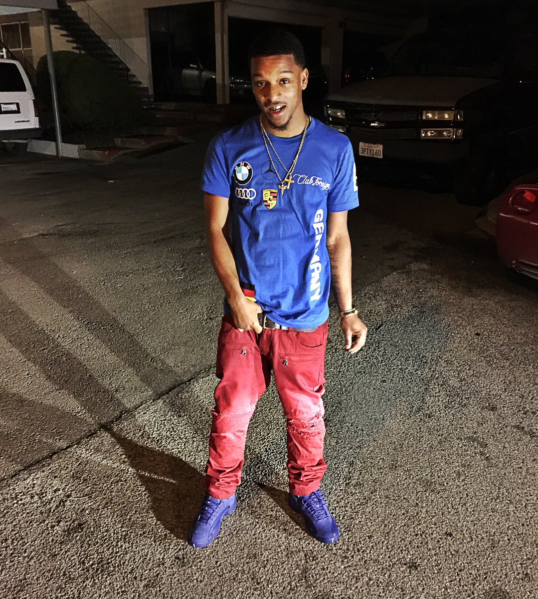 NuggDaBandit's tweet photo. Lets See Wat 2K17 Like💯Erybody Keep It Litt N Be On Ya Shit😂🔥💯😈Happy New Year!🔥🎉🎊 #LittTeam #KOMafia #LongLiveKO #BanditMafiaENT #LittSeason https://t.co/mSy9wYkpLv