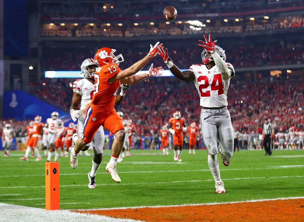 NCAAFootball's tweet photo. Fiesta Bowl views.

📸: @usatsimg https://t.co/RQVjoX1a9c