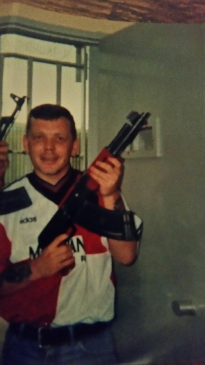 06Quietman's tweet photo. Remembering another good man..skin...i raise a glass my friend...Q.S @TullycarnetFB https://t.co/7MInJDa8Yl