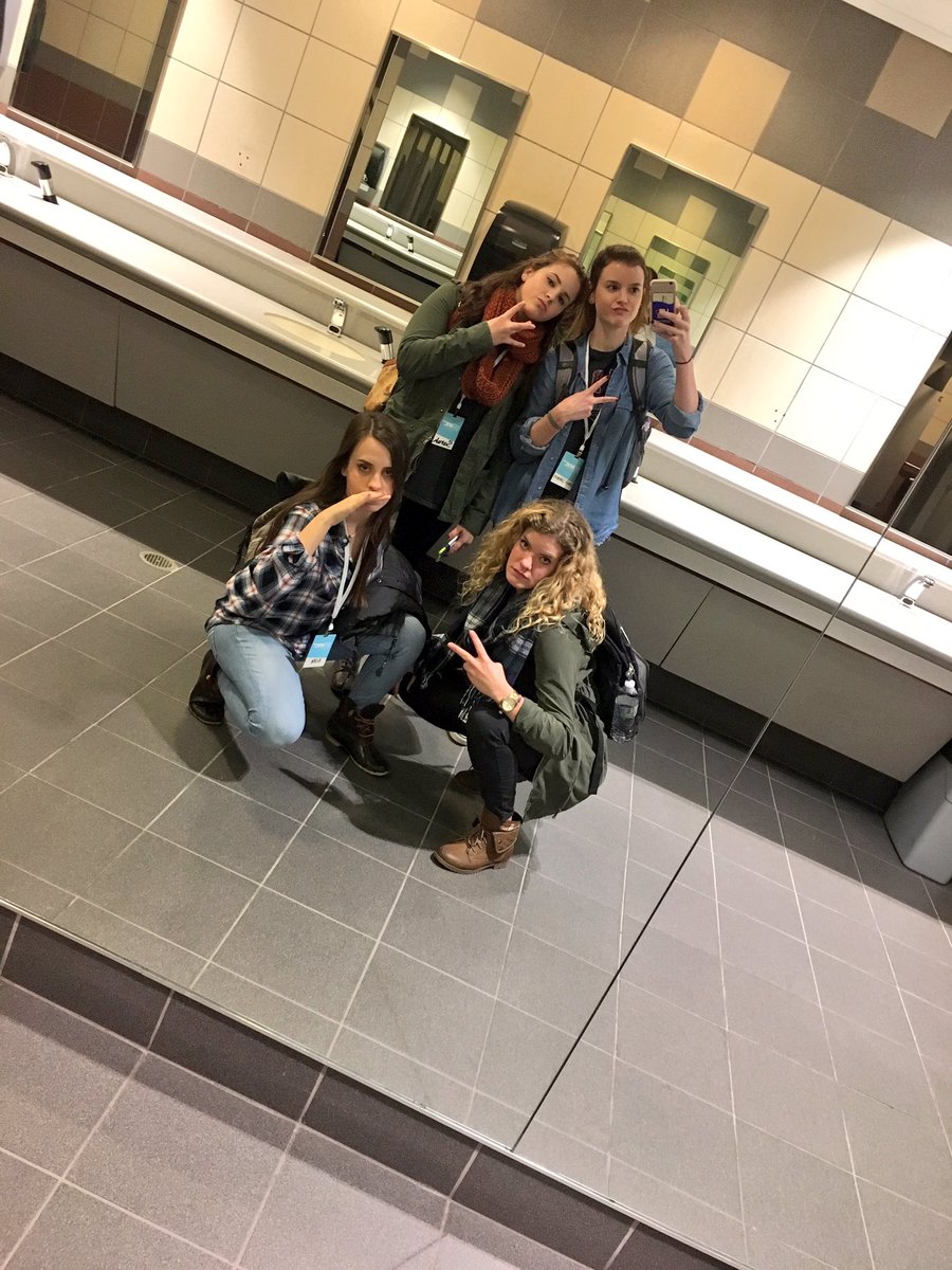 randisenn's tweet photo. From sharing milkshakes to hour long convos about God to a dope party to hiking Chattanooga...#CONYC16 was so so good, y'all. So thankful https://t.co/cZdwNWWAQy