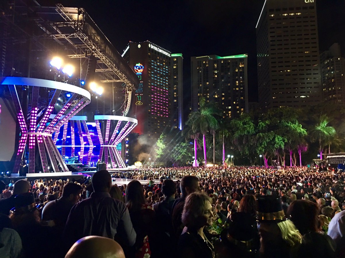 If you're not <a href="/WorldwideNYE/">Worldwide NYE</a> in bayfrint park with <a href="/pitbull/">Pitbull</a> and your not doing #nye1017 in #miami #pitbull