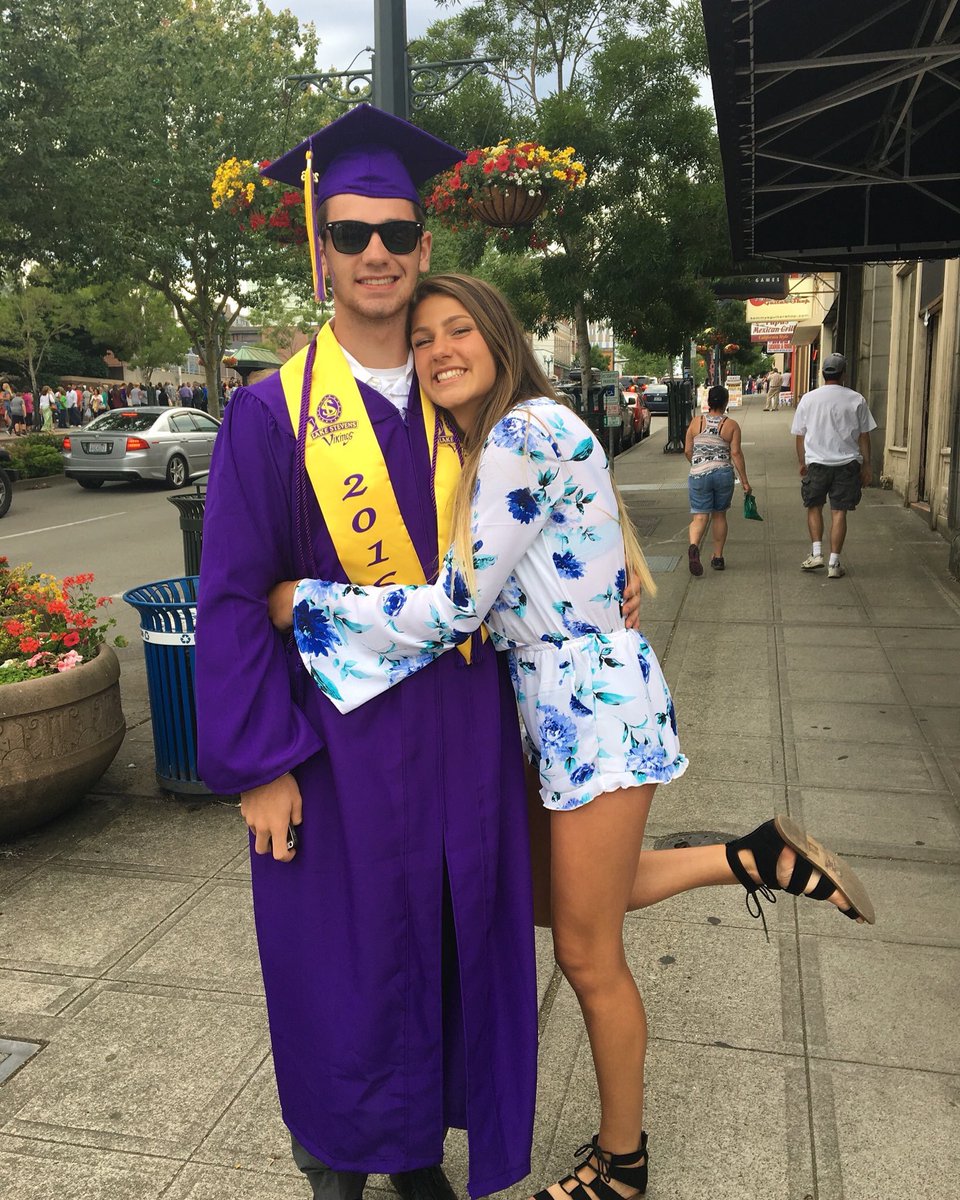 mikaraysilver's tweet photo. Happy birthday to the best big brother out there💕 @SilverVaughn https://t.co/ejiywJejRT