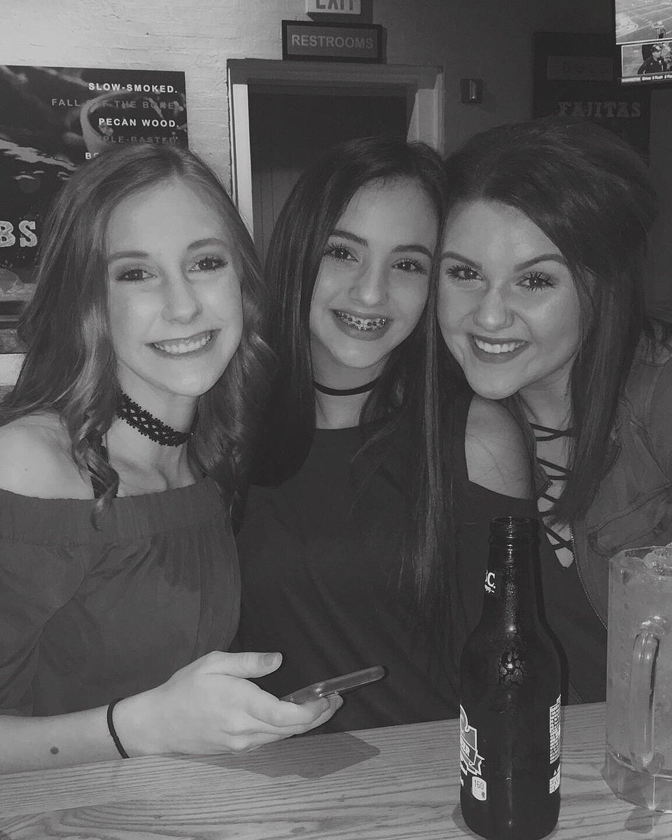 graciebferrier's tweet photo. Thank goodness it's almost over !!! #NYE #20L6 https://t.co/qlfQEmUmbg