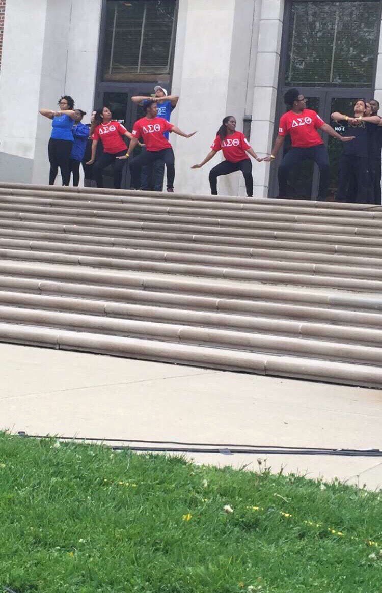 Kjkeyez's tweet image. Ohhh 2016 how you tried it but look at ya girls now. Divine 4orce baby! 
#J13 on the way 😊😊😊
😎💯❤🐘 #SPR16 #ThankYouGod