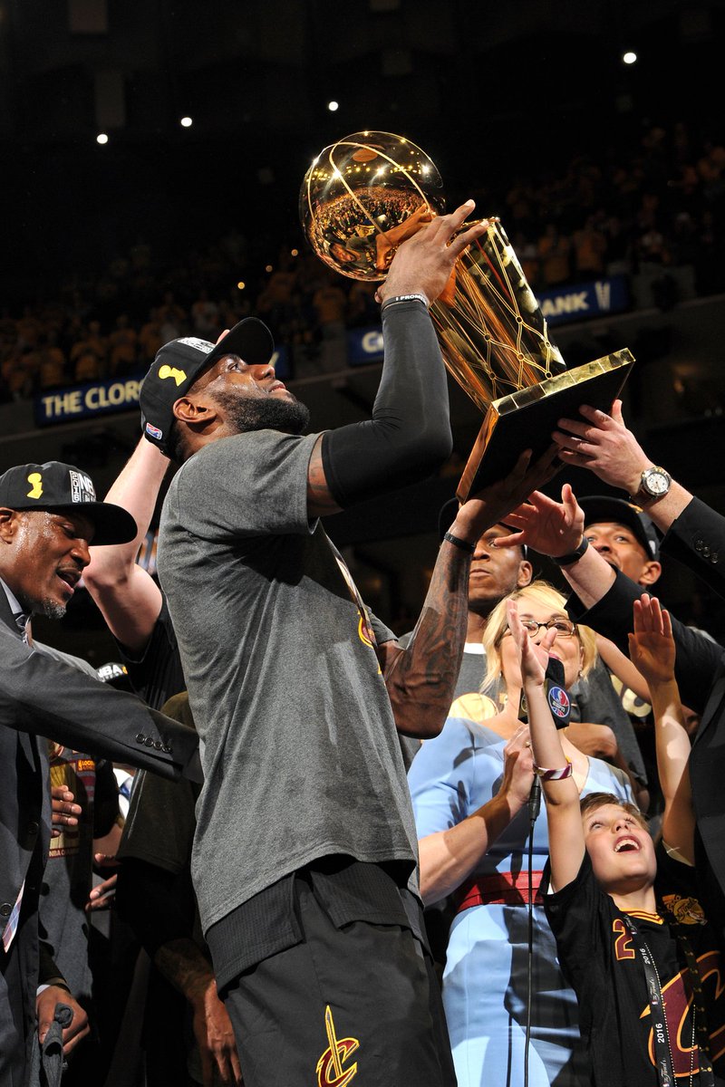 BleacherReport's tweet photo. So long, 2016. What a year it’s been... https://t.co/qTORBVMv6W
