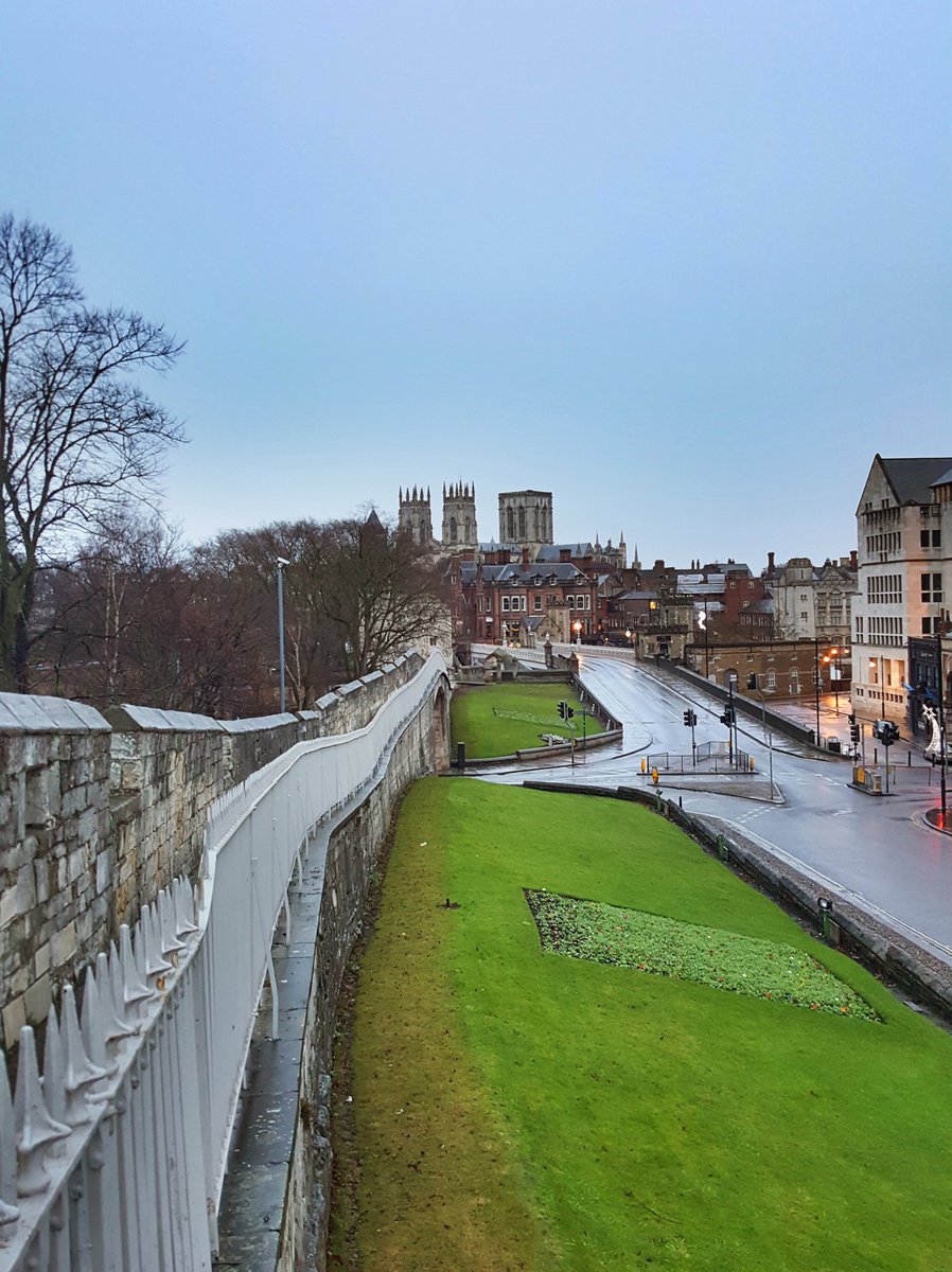 No21York's tweet photo. VERY quiet morning walk with Andrea  &amp; Nate. 
#RiverOuse #AmazingYork #LendleBridge #YorkWalls #VisitYork #YorkMinster #MuseumGardens https://t.co/LnB6l3yzc8
