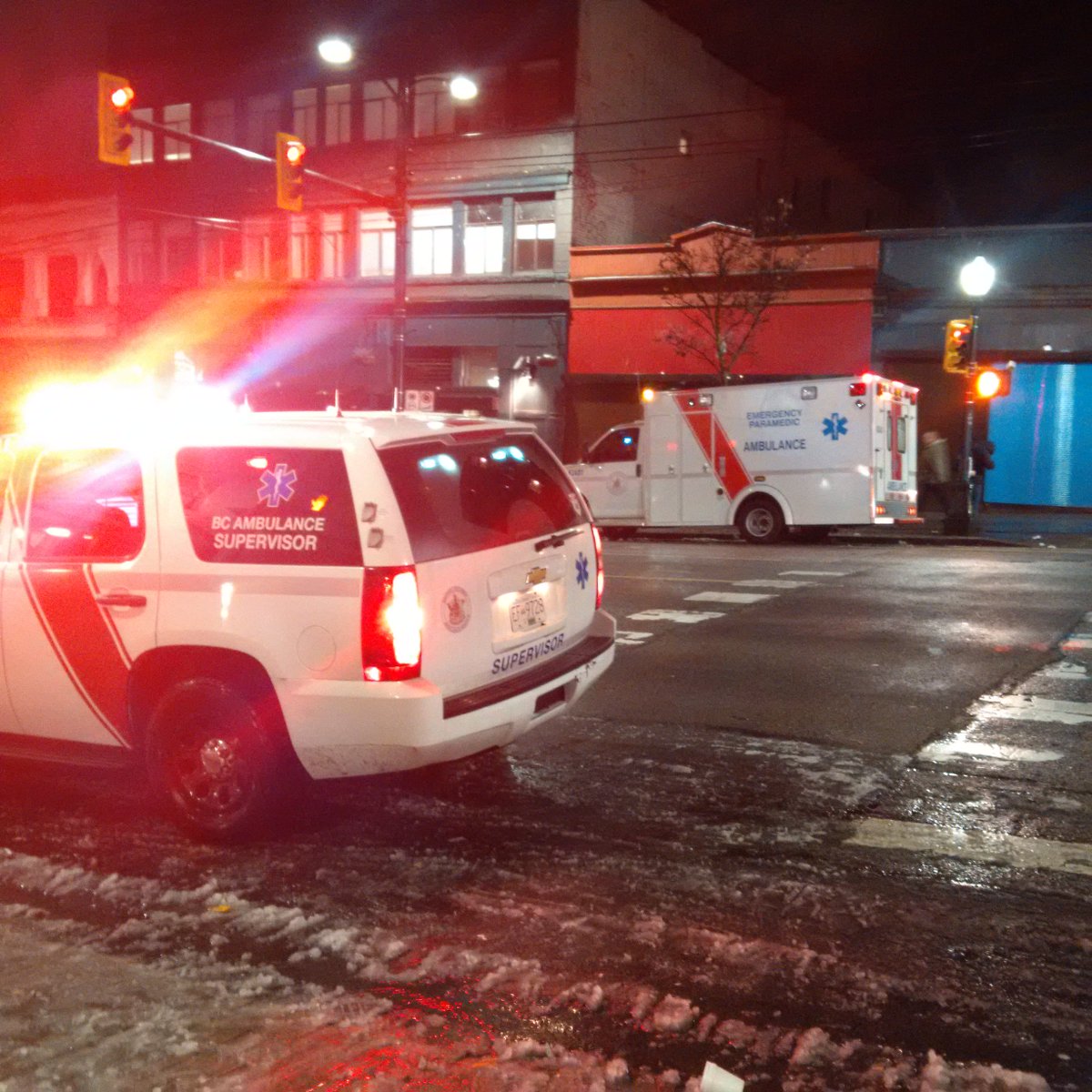 DCCDavey's tweet photo. 3 overdoses in 20 minutes in front of me - it's not enough to #KnowYourSource anymore. Don't use alone #FentanylKills https://t.co/a4bkI9g4nZ