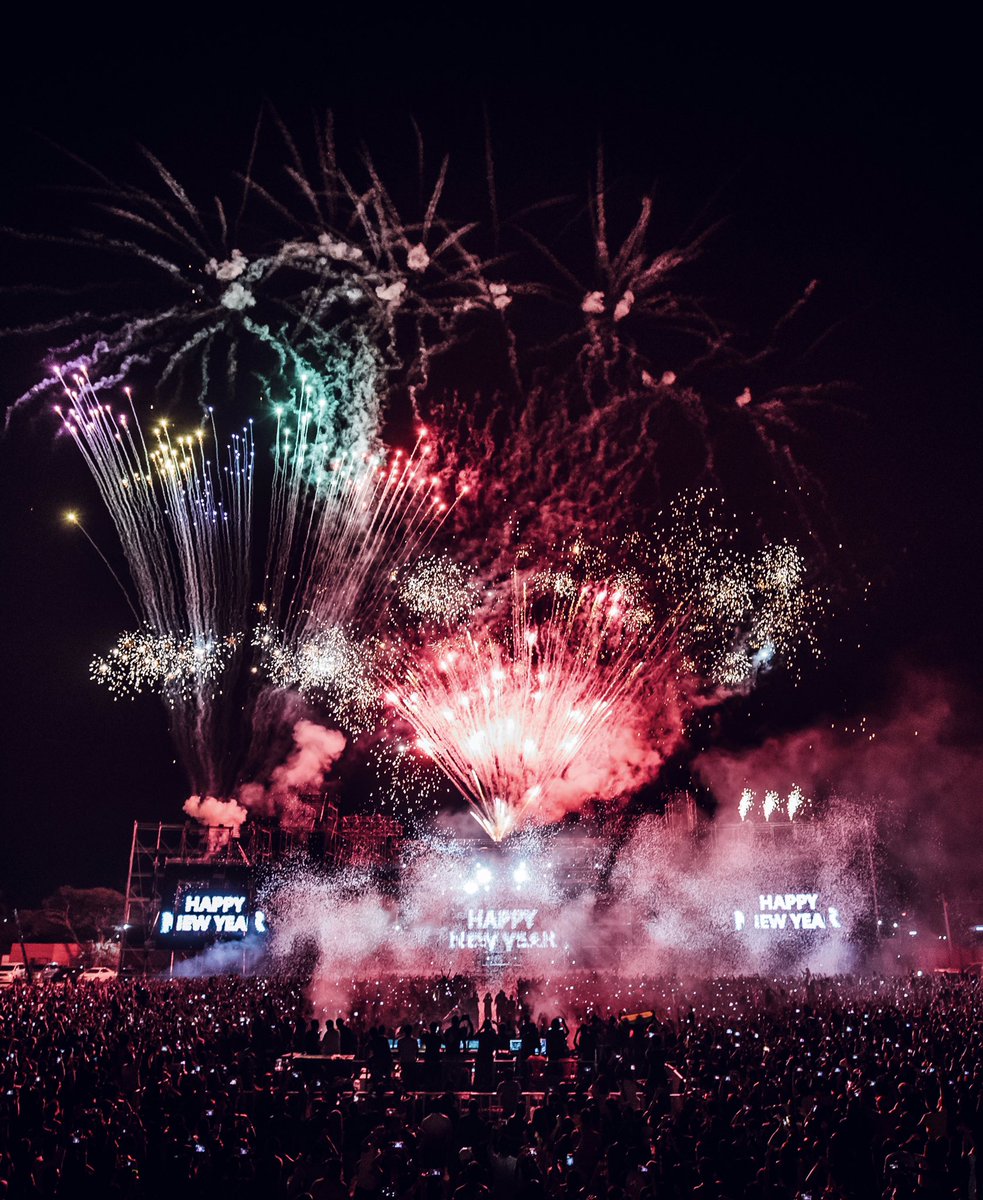 MartinGarrix's tweet image. HAPPY NEW YEAR!!