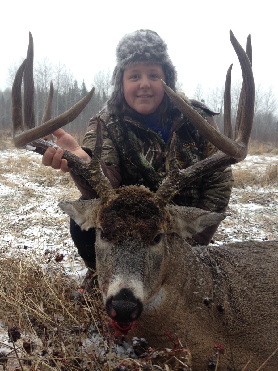 JmppnG174's tweet photo. @TrailCamNation wife's 160'' Alberta whitetail #Success2016 https://t.co/mThlnuPdQP