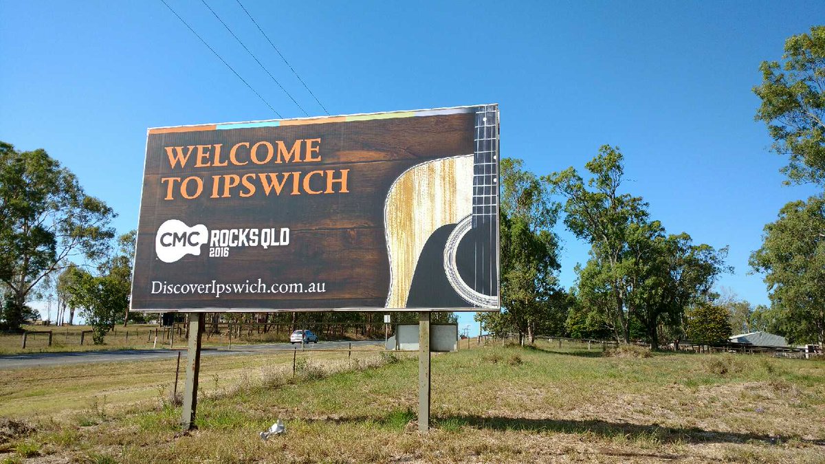 mahondc's tweet photo. @CharlesEsten Just drove throufg Ipswich home of @cmcrocksfest Renamed it #Chipswich. See you there in March #CantWait Happy new year. 💕 👍 https://t.co/mVqblW5m4z