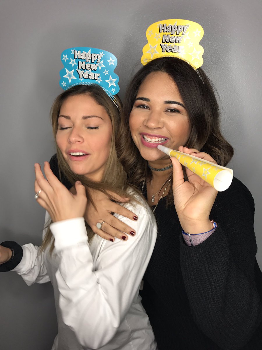 MariahAlexisW's tweet photo. happy new year!! cannot wait to see what 2017 has in store!!! &amp; hopefully  me &amp; @ChelseaJayye will learn how to not be so dysfunctional 🎉 https://t.co/bS0kjwn2gc