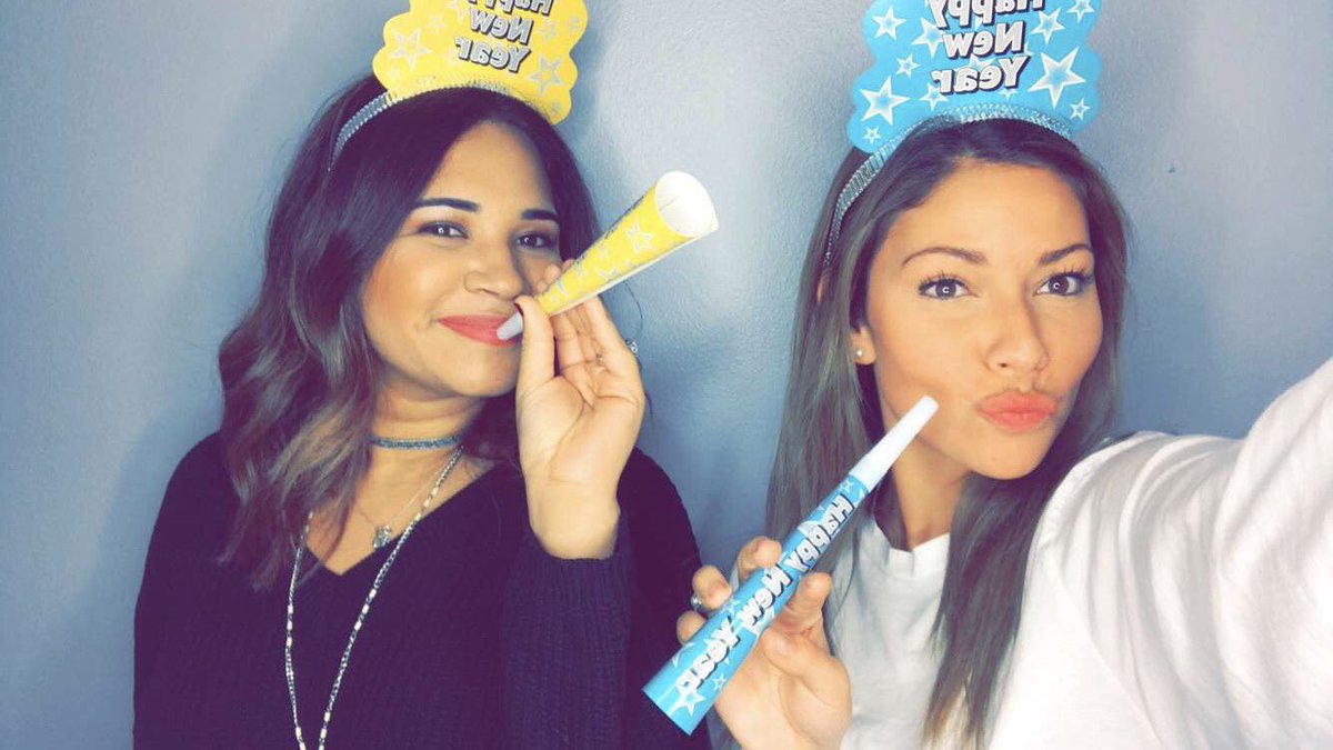 MariahAlexisW's tweet photo. happy new year!! cannot wait to see what 2017 has in store!!! &amp; hopefully  me &amp; @ChelseaJayye will learn how to not be so dysfunctional 🎉 https://t.co/bS0kjwn2gc