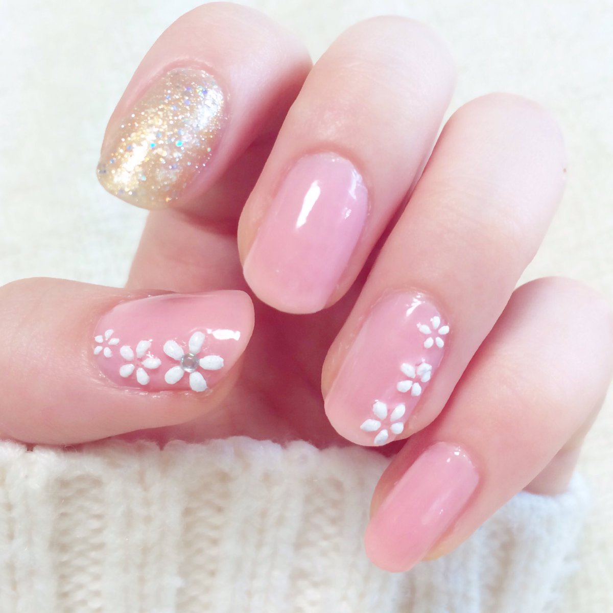 jas_flower_'s tweet photo. Happy New Year🌅🎍⛩
今年一発目のお正月ネイル☺
#orly #nailholic_kose #ネイルホリック #sp012 https://t.co/nBWcR9jujO