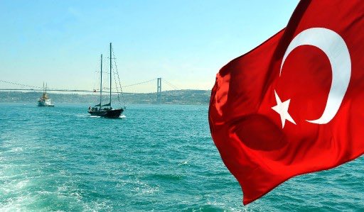 secildnz's tweet photo. Yeni umutlarla girdiğimiz yeni yılın bu ilk sabahını kana bulayan terörü lanetliyoruz. #terorelanetolsun #istanbul https://t.co/FYO7aPQZKs