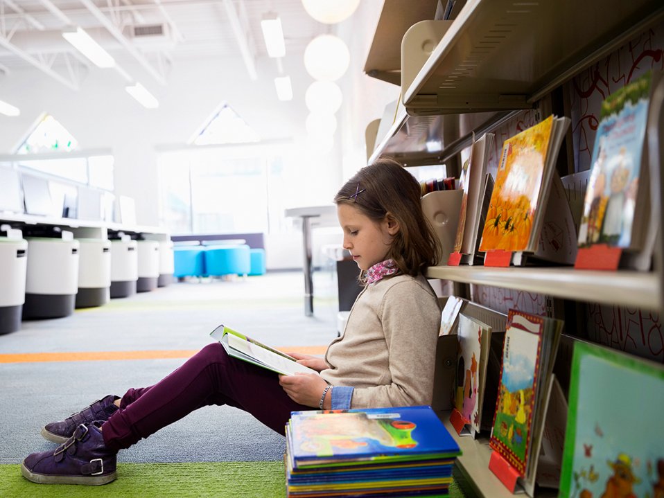 edutopia's tweet photo. 5 reasons to read that will inspire even the most reluctant readers: https://t.co/SC4SyBb7zR. #hschat https://t.co/xBYSoTA39i