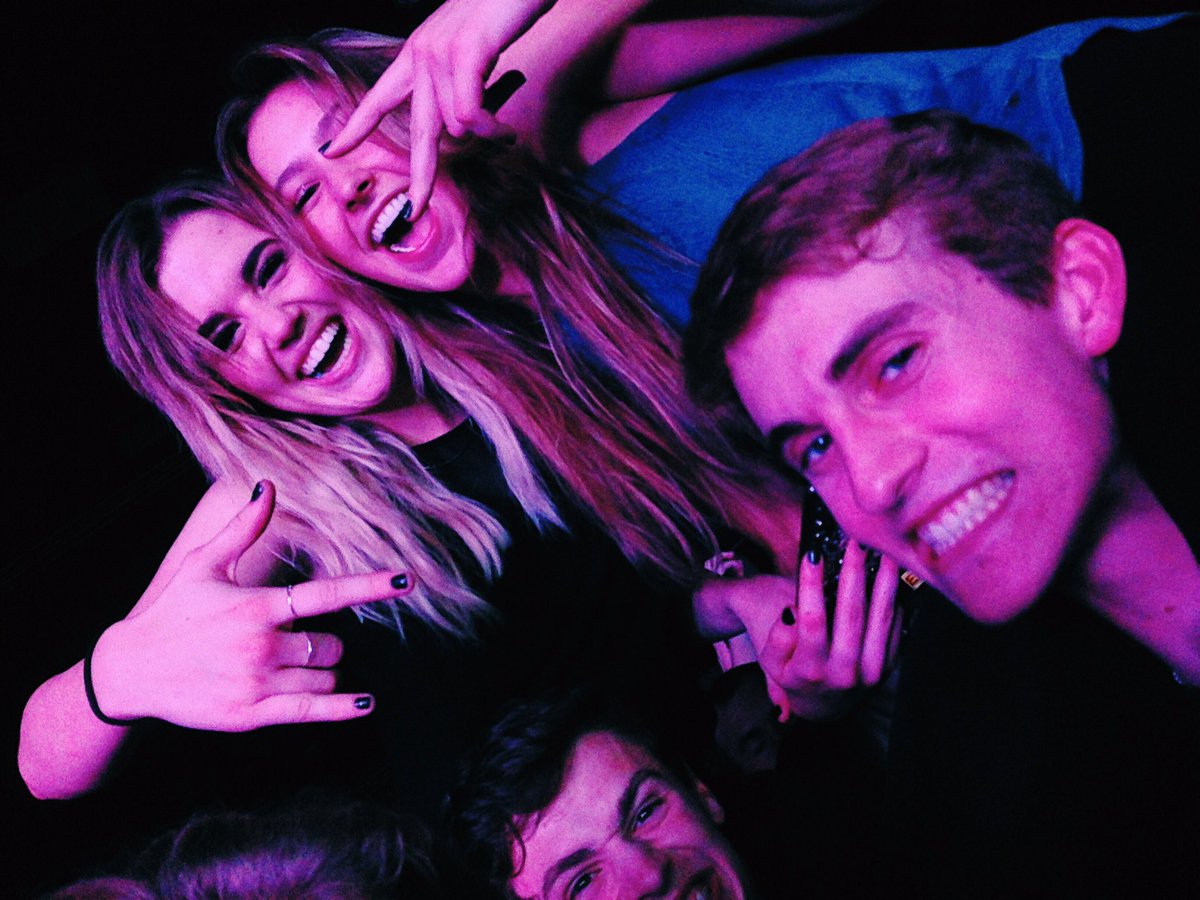 caroosanders's tweet photo. 2017 started off riiiiight 😛🎉🎊 https://t.co/h6ChLyxiTj