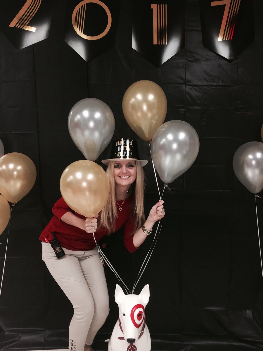 colleentarget's tweet photo. Happy New Year! #worksomewhereyoulove @Target @TargetStyle https://t.co/02YpYlxGJz