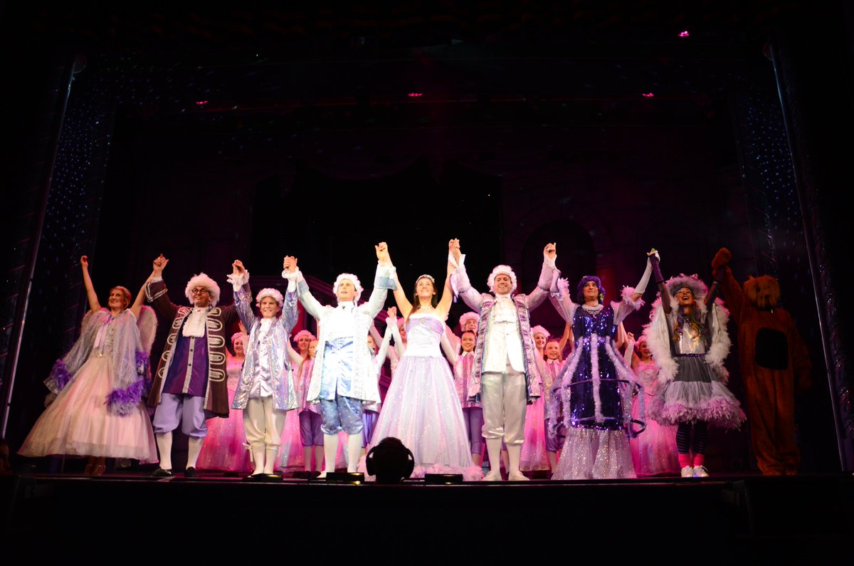 Enjoy the final performance <a href="/jqedwards/">Jeremy Quentin Edwards.</a> <a href="/RoseHale30/">Rosie</a> @MollyReesHowe14 <a href="/FentonGray/">Gray Fenton</a> <a href="/TERRYGLEED/">TERRY GLEED</a> <a href="/harveydorling/">Harvey Dorling</a> @TomMann69 <a href="/MatthewLWellman/">Matthew Wellman</a>