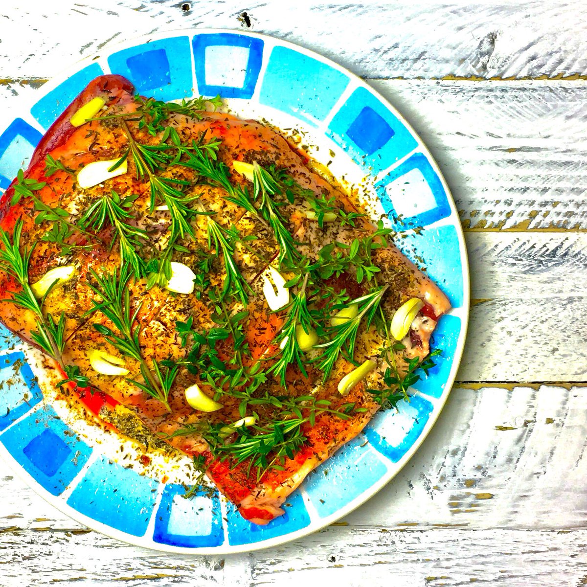 theloopywhisk's tweet image. Looky looky what's #cooking on #firstdayof2017 😍Shoulder of #lamb with lots of #herbs &amp;amp; #garlic 💚 #familycooking What's on your #menu today?